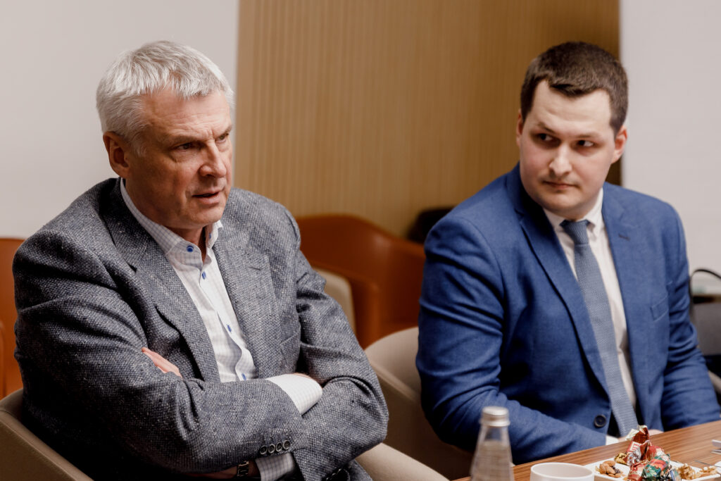  Губернатор Магаданской области посетил «Диалог»