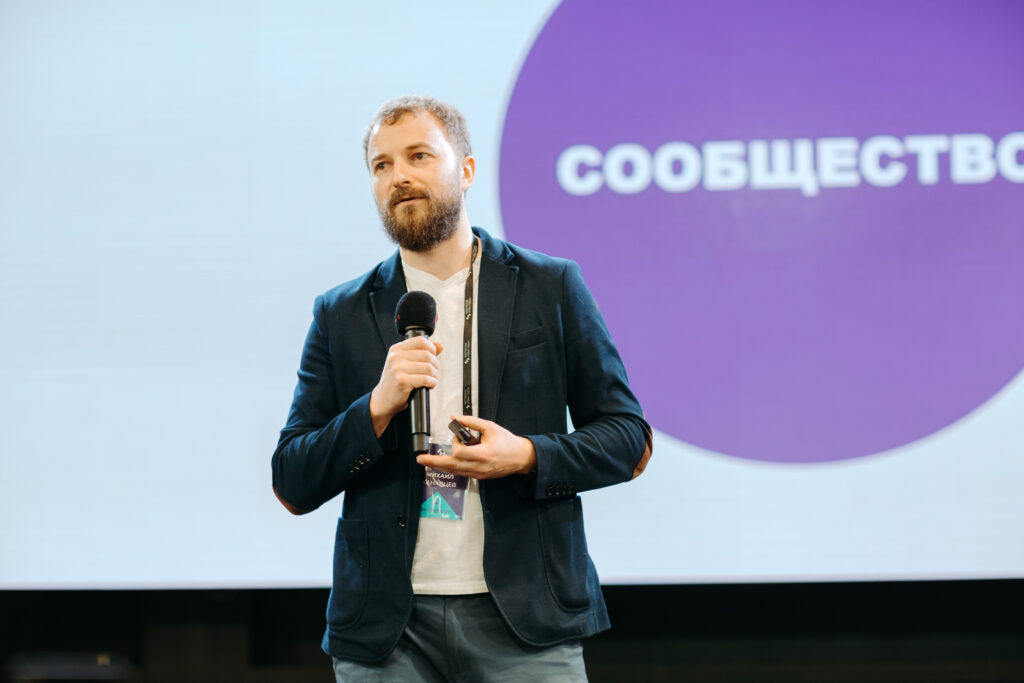 Медийщики и блогеры снова сели за парты