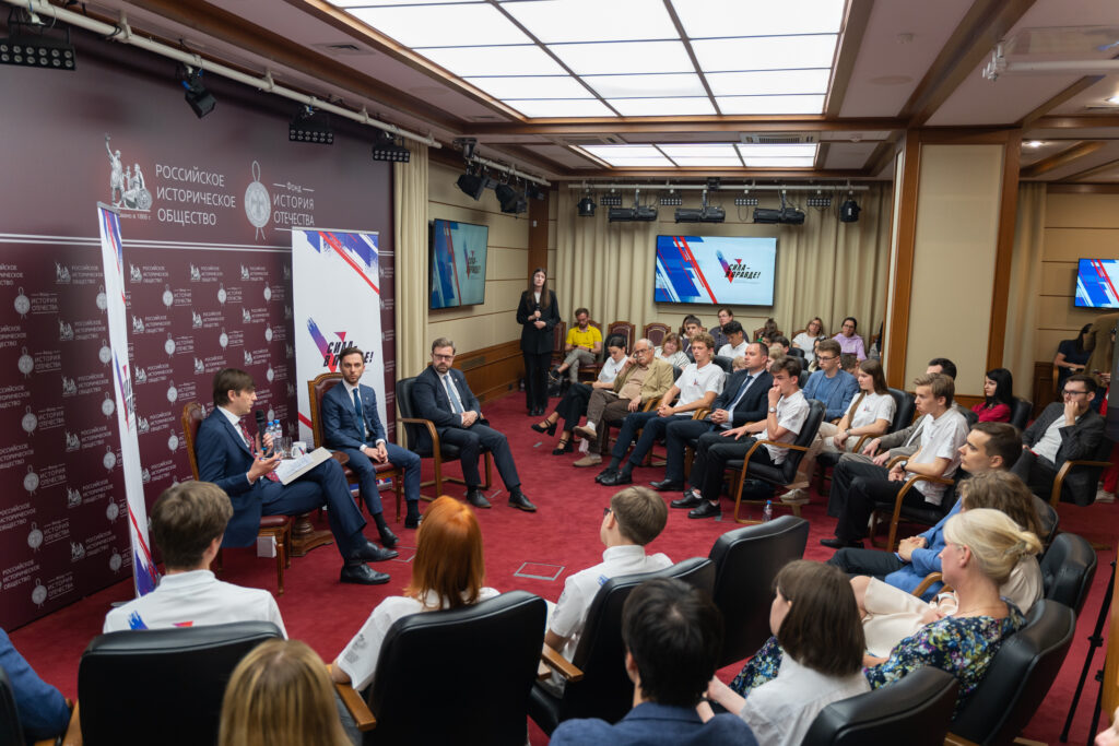 В 2022 году фейки создаются по методикам XIX века