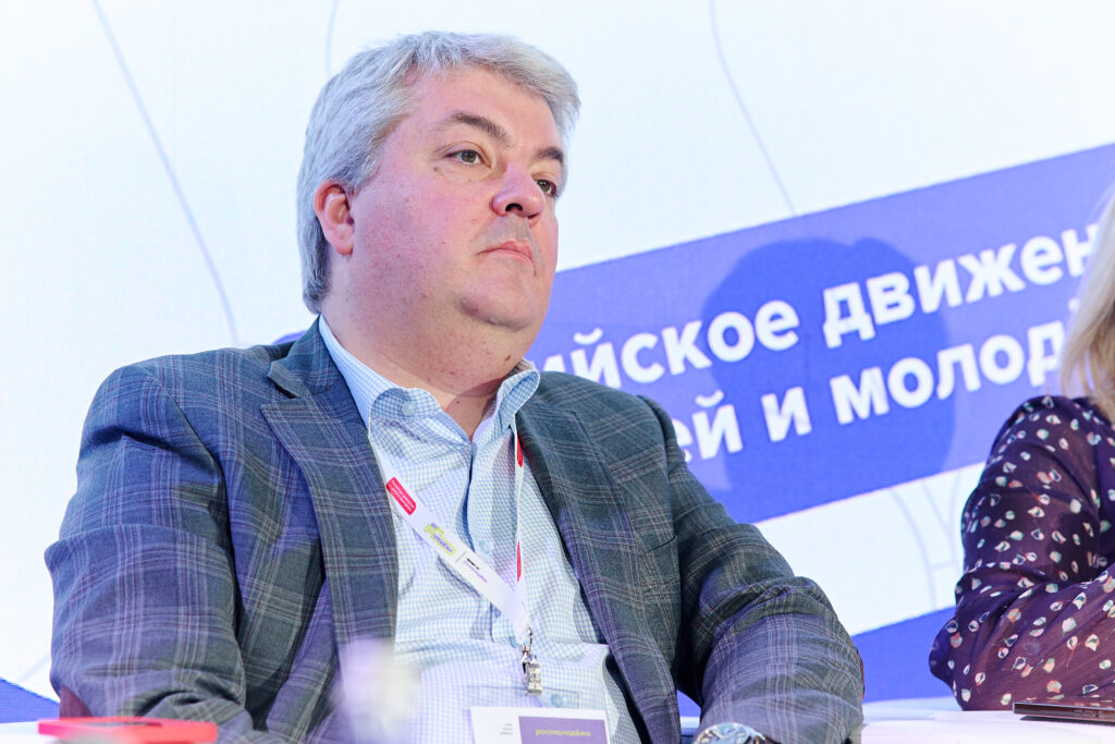 Образование, критические мышление и общечеловеческие ценности направляют молодёжь в эпоху традиционных и новых медиа
