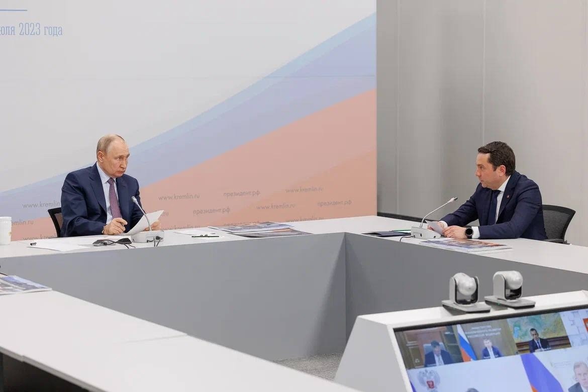 Владимир Путин ознакомился с работой ЦУР в Мурманской области